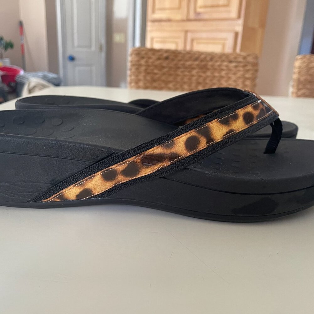 Vionic High Tide Size 9 Womens!  Excellent Condition!